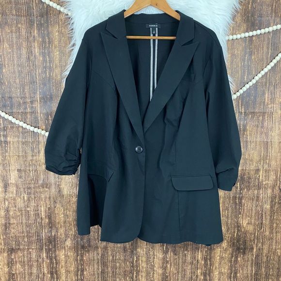 torrid | Black Three Quarter Sleeve Blazer 2X - Picture 1 of 7